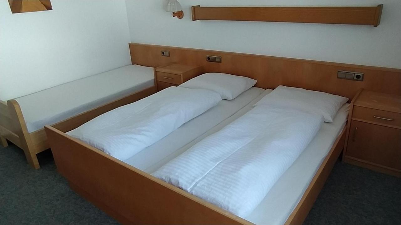 Aue, Ferienwohnung Tux Bagian luar foto